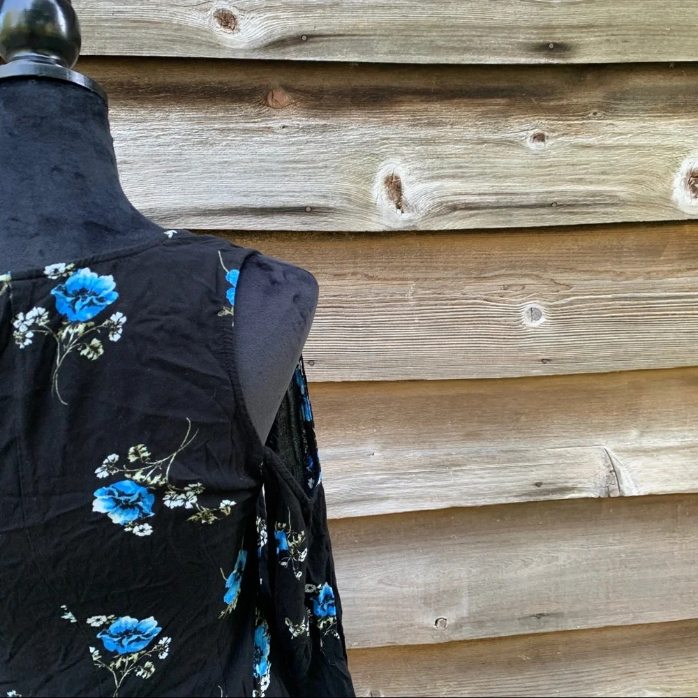 Kendall & Kylie Floral Cold Shoulder Dress Size Small Black Blue - Picture 7 of 9